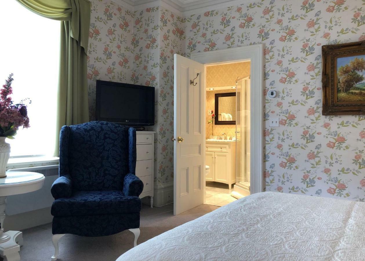 Balmoral House Bed & Breakfast Сент-Джонс Экстерьер фото